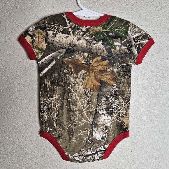 Baby Buck 🔥 Camo Realtree Onesie Size 3-6 Months 3/$15 - Picture 2 of 5